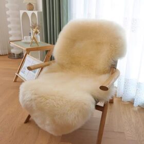 Genuine Sheepskin Area Rug Wool Rug Fur Carpet Fluffy Shaggy Fur Rug for Living Room Kids Bedroom Real Sheepskin Throw Lambskin Rugs Sofa Chair Seat Covers